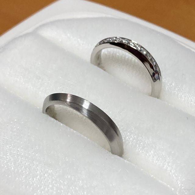 【俄(にわか)の口コミ】 ストレートなのにデザインがカーブしているところに惚れて、即決しました…