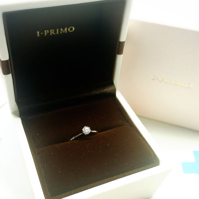 【アイプリモ(I-PRIMO)の口コミ】 結婚指輪との相性を考え、シンプルなデザインを希望していました。一見よ…