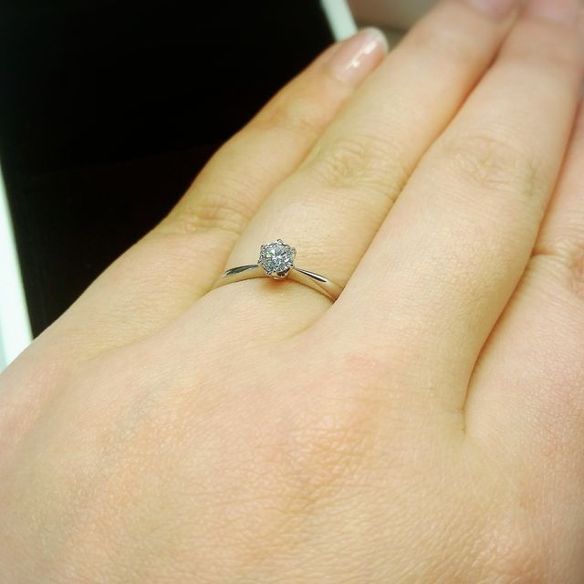 【アイプリモ(I-PRIMO)の口コミ】 結婚指輪との相性を考え、シンプルなデザインを希望していました。一見よ…