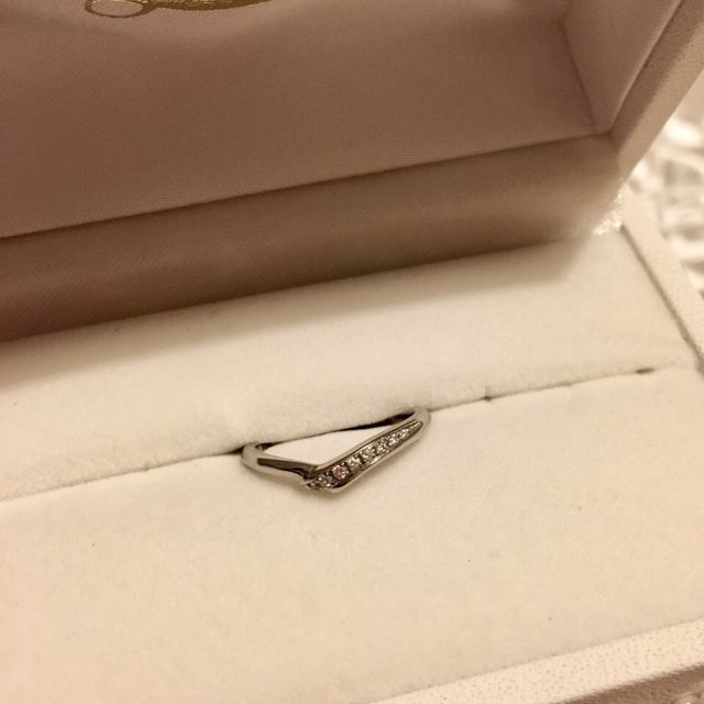 【Jusail(ジュセール)の口コミ】 セットリングか、重ね付けのできるハーフエタニティのデザインを探してい…