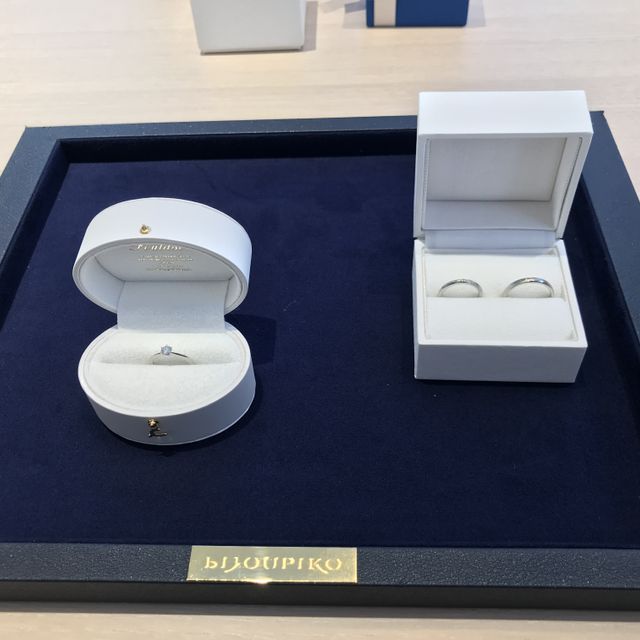 【Galopine & Galopin(ガロピーネガロパン)の口コミ】 店内に様々なブランドの指輪があり、気になった物をすべて見せていただき…