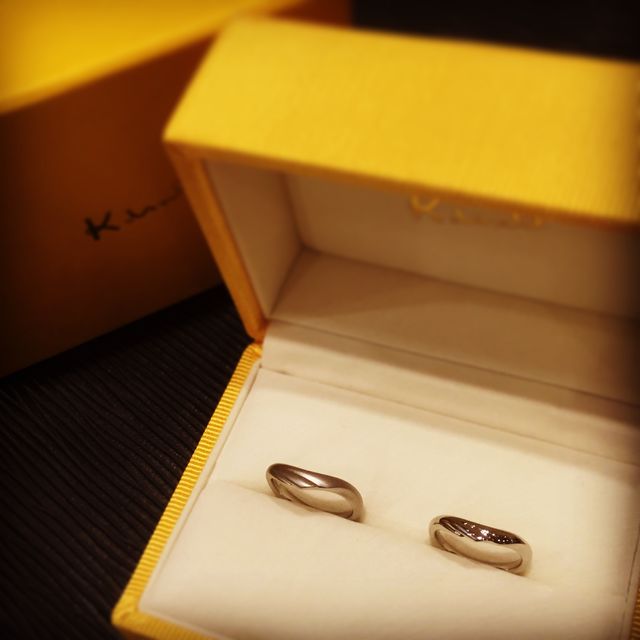 【ケイウノ ブライダル(K.UNO BRIDAL)の口コミ】 婚約指輪と重ね付け(セットリング)ができるものを探しておりました。
デザ…