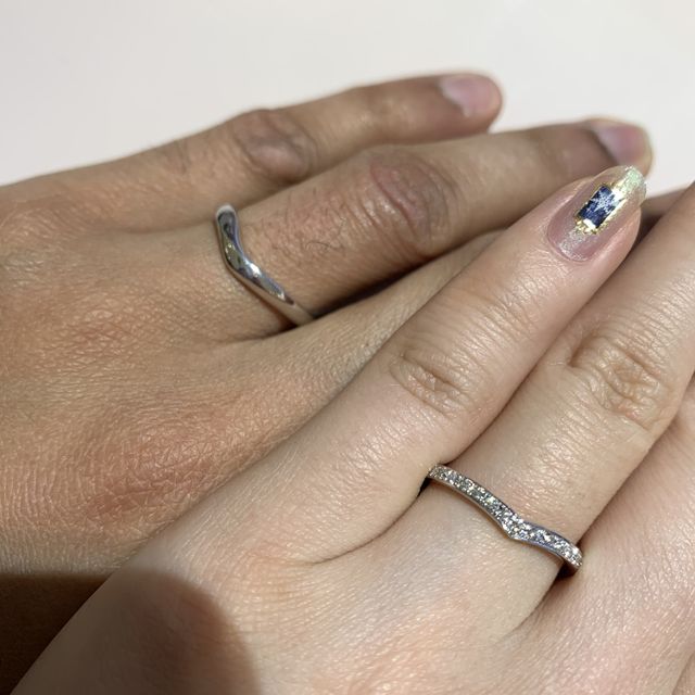 【TRECENTI(トレセンテ)の口コミ】 レディースのリングの方はフラット寄りのVラインで多くの方に合わせやすい…