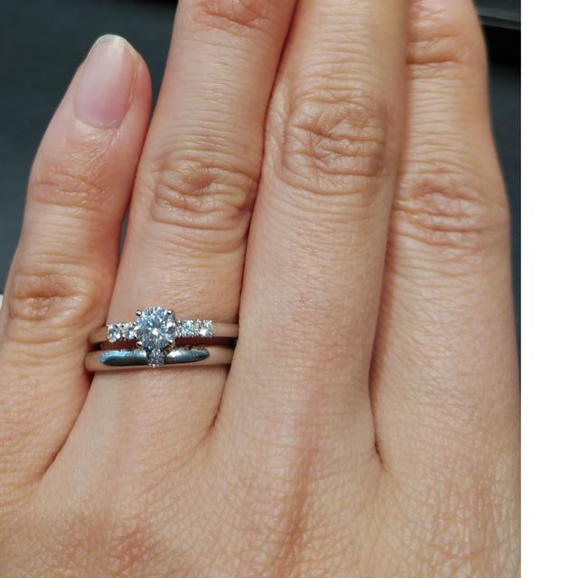 【ラザール ダイヤモンド(LAZARE DIAMOND)の口コミ】 何個か相談して、好きなデザインのものを出していただきました。
ダイヤが…