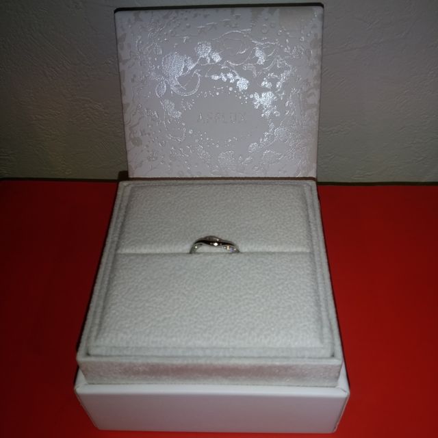 【AFFLUX(アフラックス)の口コミ】 ありきたりなシンプルなものではないものをと決めていたし、さりげなく豪…