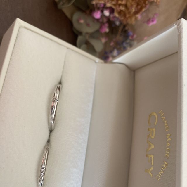 【CRAFY(クラフィ)の口コミ】 ブランドにこだわりが無かったので、
デザインが選べて、思い出も作れる手…