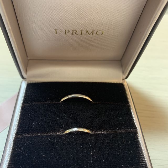 【アイプリモ(I-PRIMO)の口コミ】 シンプルなデザインのものを選びました。内側がゴールドのデザインになっ…