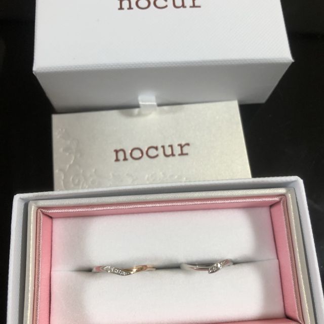 【nocur(ノクル)の口コミ】 結婚指輪の購入を考えていたところ、持っている妻の婚約指輪との相性も考…