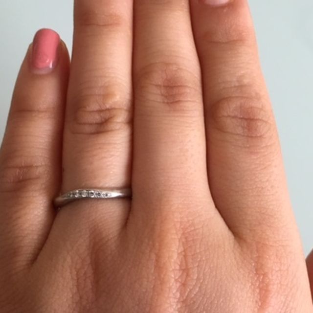 【4℃ BRIDAL(ヨンドシーブライダル)の口コミ】 婚約指輪を4℃で購入したので、重ねづけしやすいように同じブランドで購入…