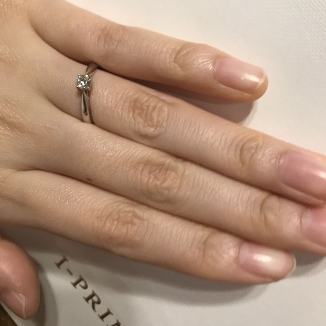 【アイプリモ(I-PRIMO)の口コミ】 もともとストレートの指輪を探していたので、見ていたところダイヤとのつ…