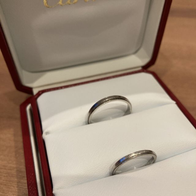 【カルティエ(Cartier)の口コミ】 結婚指輪なので、普段使いしやすくシンプルで、かつ劣化しにくいプラチナ…