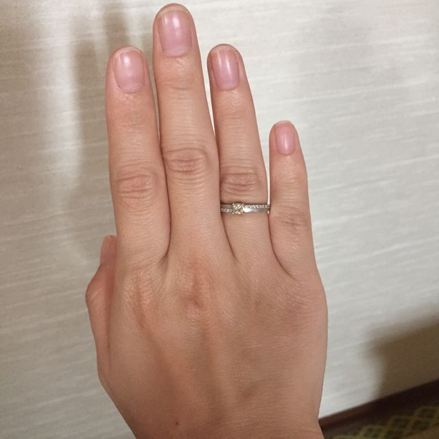 【ジュエリーツツミ(JEWELRY TSUTSUMI)の口コミ】 旦那が婚約指輪を1人で探しにいき、お店を見て、気に入ったようです。
取…