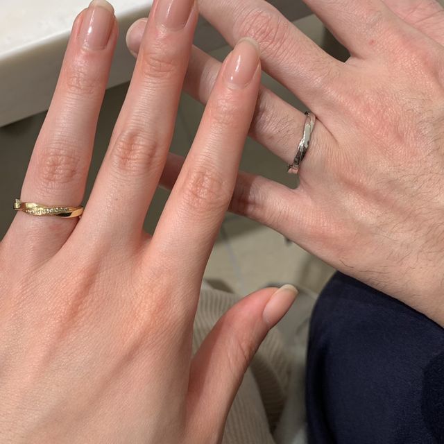 【【閉業】フラー・ジャコー(FURRER-JACOT)の口コミ】 2本の糸を撚り合わせたようなデザインで、まさに「結婚」を象徴するような…