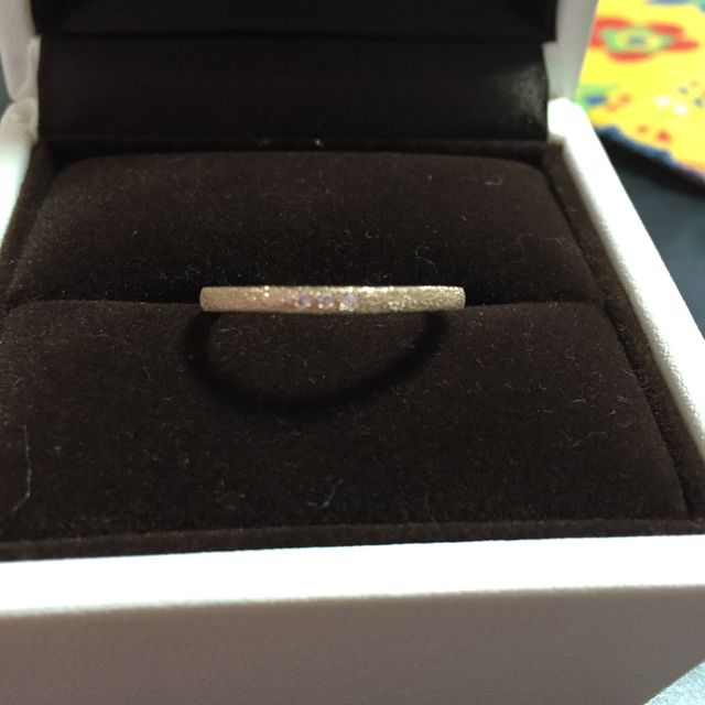 【アイプリモ(I-PRIMO)の口コミ】 決め手は、デザインでした。初めて指輪を購入したのですが、ゴールドピン…