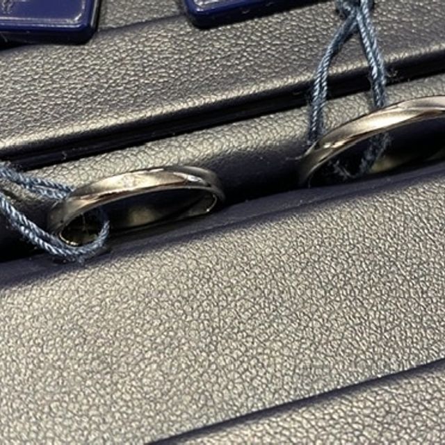 【VEIL(ヴェール)の口コミ】 もともとシンプルで、ストレートのデザインを探していました。ダイヤモン…