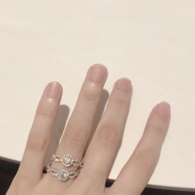 【ヴァンドーム青山(VENDOME AOYAMA)の口コミ】 ヴァンドームグレースと言うシリーズの1つです。
レースをモチーフにデザ…