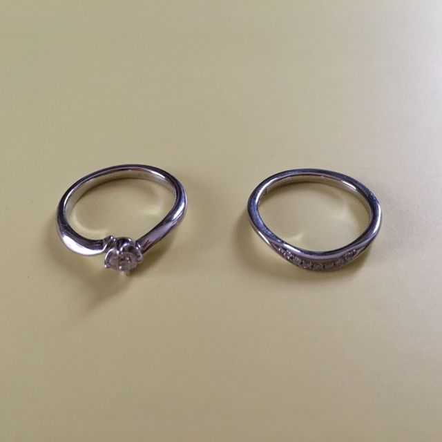 【4℃ BRIDAL(ヨンドシーブライダル)の口コミ】 彼からプロポーズの際にもらった婚約指輪が4℃のものでした。結婚してから…