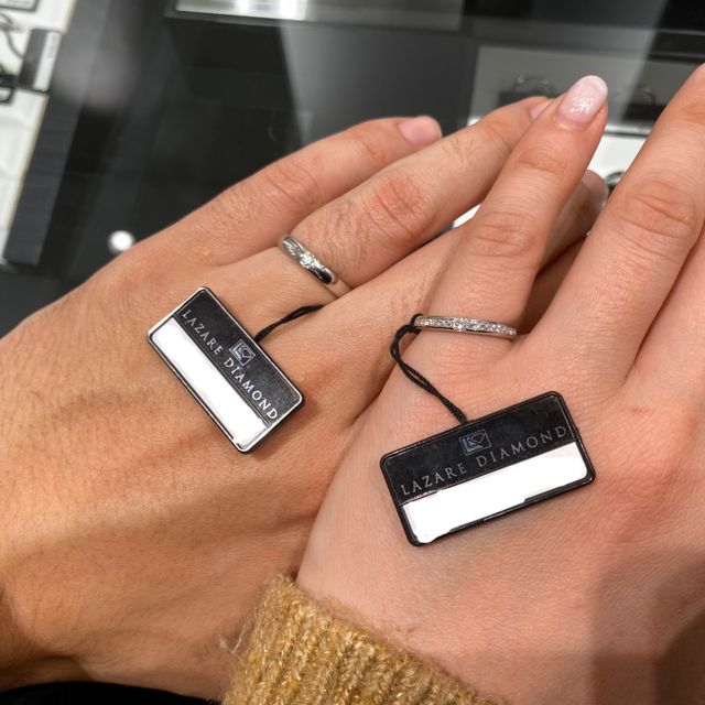 【ラザール ダイヤモンド(LAZARE DIAMOND)の口コミ】 なんといってもダイヤモンドがダントツで美しいです。
輝きが段違いだと感…