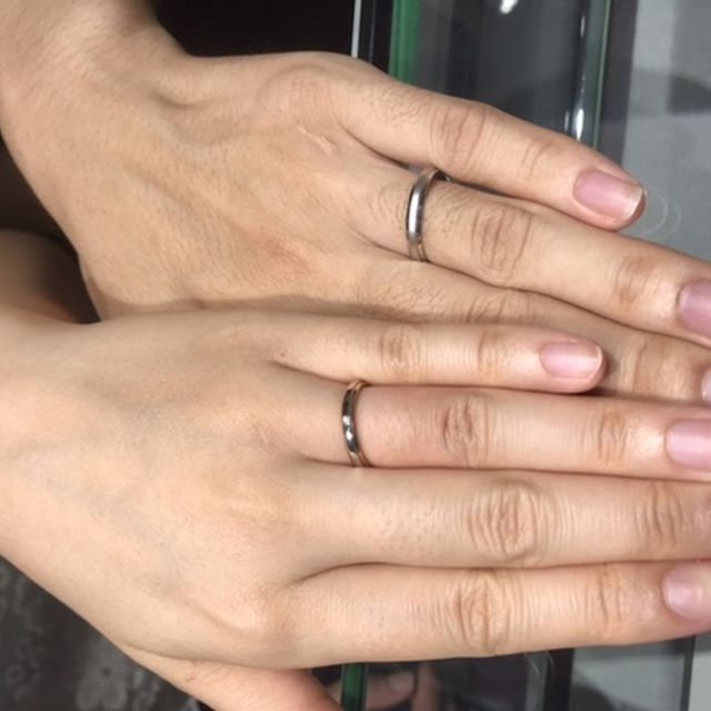 【GALA JEWELRY(ガラジュエリー)の口コミ】 指輪のデザインに拘って選びました。ツルツルのシンプルなものよりも、上…