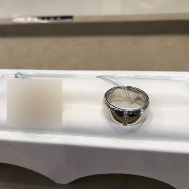 【BRIDGE(ブリッジ)の口コミ】 ボリュームがありプラチナの質感も滑らかで綺麗です。デザインに関しては…