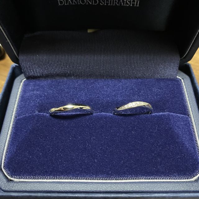 【銀座ダイヤモンドシライシの口コミ】 細めでウェーブのデザインのものを探していて
ずっと身につけていたいので…