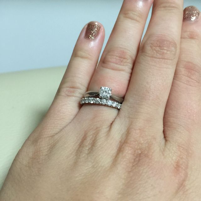 【アイプリモ(I-PRIMO)の口コミ】 婚約指輪はサプライズで頂きました。結婚指輪はシンプルなデザインを探し…