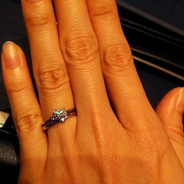 【銀座ダイヤモンドシライシの口コミ】 2020年秋の新作ということもあり、人と被りにくいデザインが一番の魅力。
…