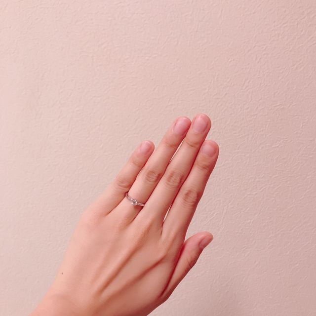 【俄(にわか)の口コミ】 たくさん指輪があった中で、何回見ても可愛いと思ったデザインだったから…