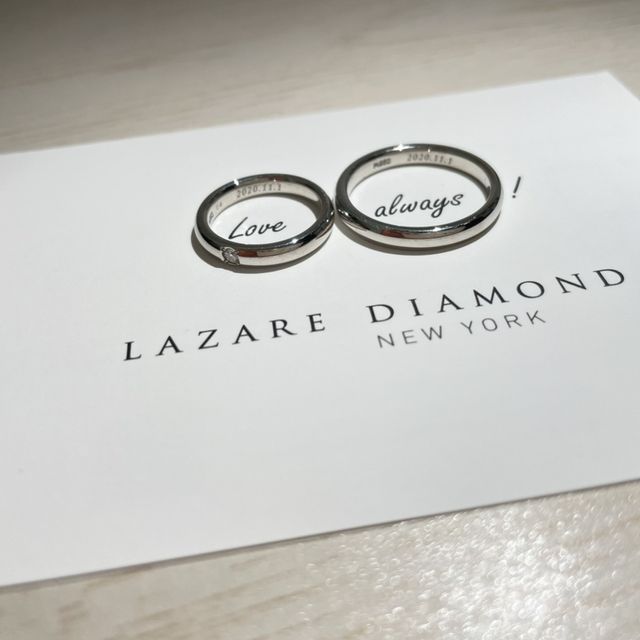 【ラザール ダイヤモンド(LAZARE DIAMOND)の口コミ】 仕事で着るスーツや私服などに合うようなシンプルなストレートのデザイン…