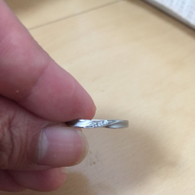 【アイプリモ(I-PRIMO)の口コミ】 フォルムで決めました。
あとは女性用のダイヤと、ペアデザインのくすみ加…