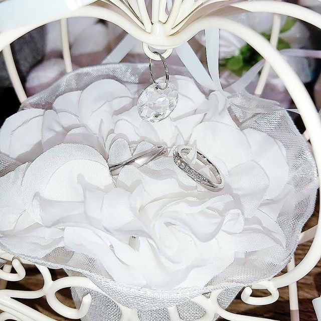 【canal4℃(カナルヨンドシー)の口コミ】 ・2020年イヤーズモデル
・内側に2石の誕生石をセッティングできるセミオ…