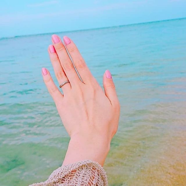 【canal4℃(カナルヨンドシー)の口コミ】 ・2020年イヤーズモデル
・内側に2石の誕生石をセッティングできるセミオ…