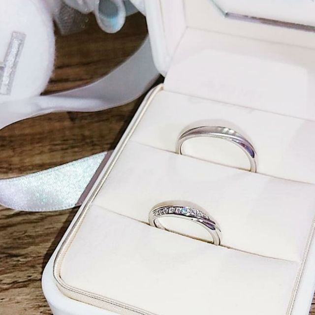 【canal4℃(カナルヨンドシー)の口コミ】 ・2020年イヤーズモデル
・内側に2石の誕生石をセッティングできるセミオ…