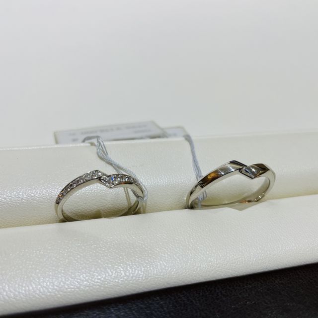 【俄(にわか)の口コミ】 色々と見せてもらいましたが、他にはないデザインと雰囲気で目にとまりま…