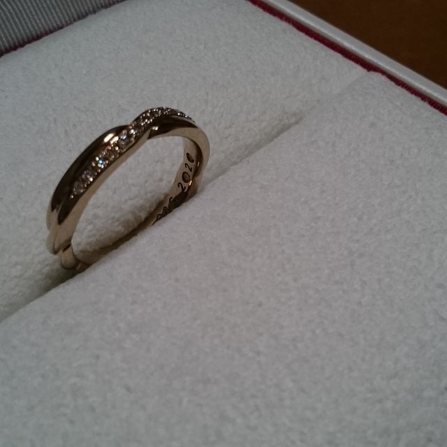 【Katamu(カタム)の口コミ】 指輪のデザインはわりと似たり寄ったりですが、このカタムの縁はカタムの…