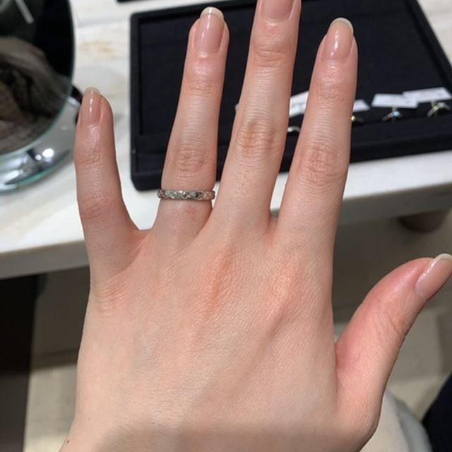 【シャネル(CHANEL)の口コミ】 シャネル ココ クラッシュです。
他のブランドには無いデザインです。人と…