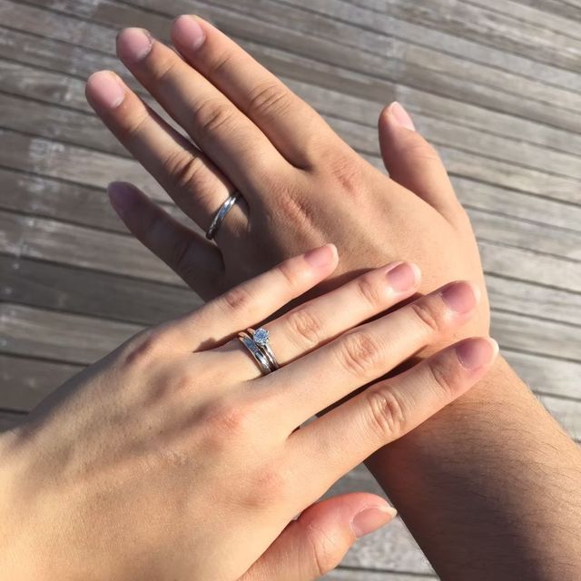 【銀座ダイヤモンドシライシの口コミ】 シンプルで飽きないデザインを探していました。太さは一番ノーマルなタイ…