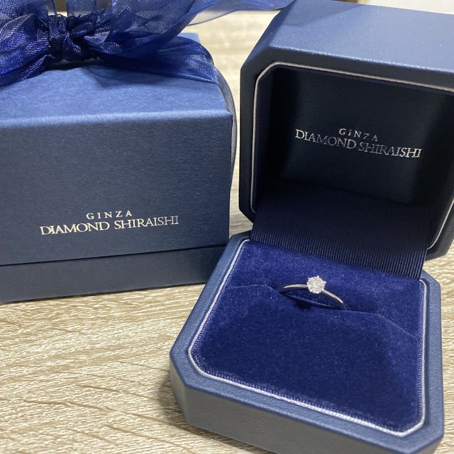 【銀座ダイヤモンドシライシの口コミ】 元々アクセサリー類をつけないので、とにかくシンプルなものが良かったで…