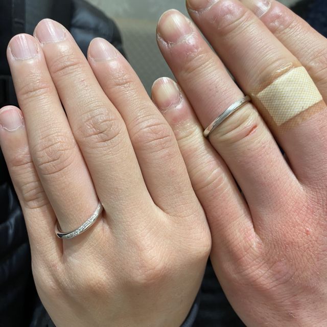 【TRECENTI(トレセンテ)の口コミ】 シンプルな物をと思っていましたが、360度どの角度からでも綺麗に輝いてく…