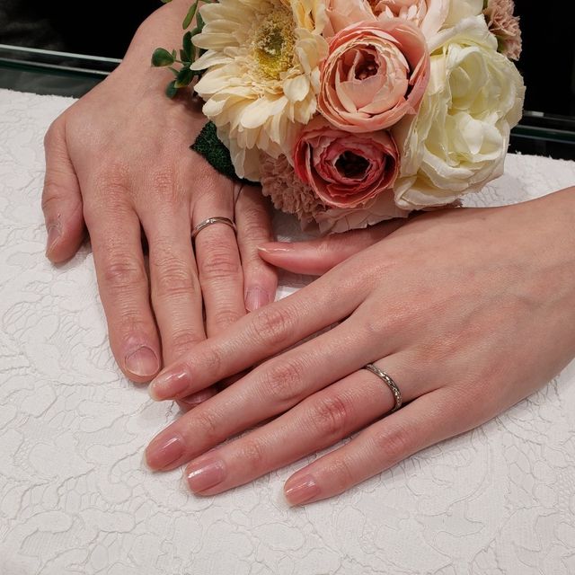 【ラザール ダイヤモンド(LAZARE DIAMOND)の口コミ】 派手すぎず、どんな時でもつけていられるようなデザインがとても気に入り…