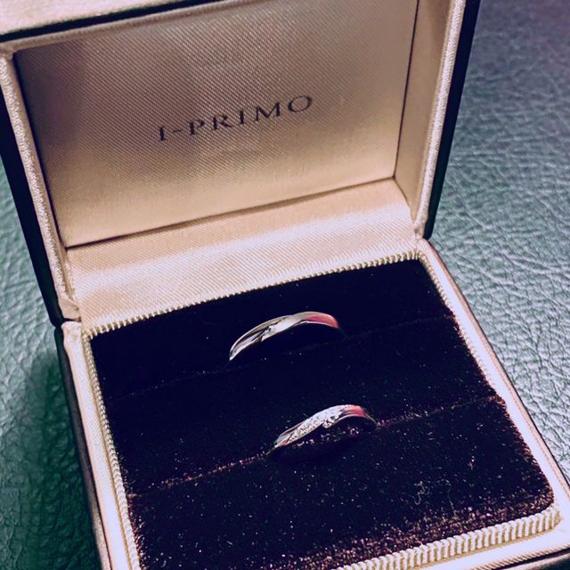 【アイプリモ(I-PRIMO)の口コミ】 デザイン、そして指輪に込められたメッセージが素敵で選びました。
男性の…