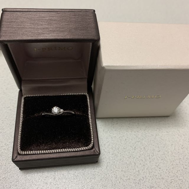 【アイプリモ(I-PRIMO)の口コミ】 いろんな種類の指輪がありましたが、その中でもデザインが気に入りました…