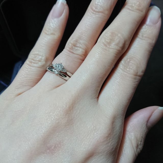 【銀座ダイヤモンドシライシの口コミ】 アフターサービスがしっかりしている。
ダイヤモンドの評価が高い。
こち…