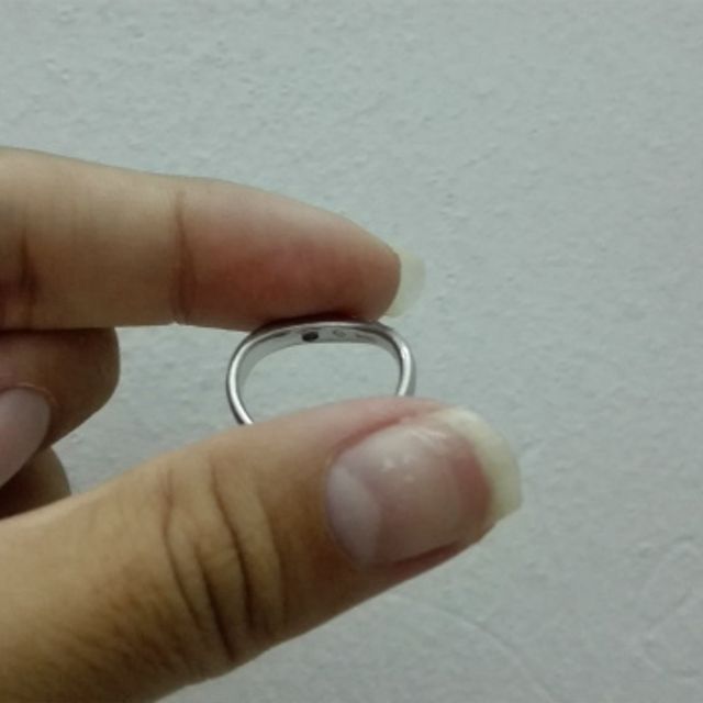 【4℃ BRIDAL(ヨンドシーブライダル)の口コミ】 婚約指輪とセットつけたいと思っていたので、形は絶対ウェーブ状と決めて…