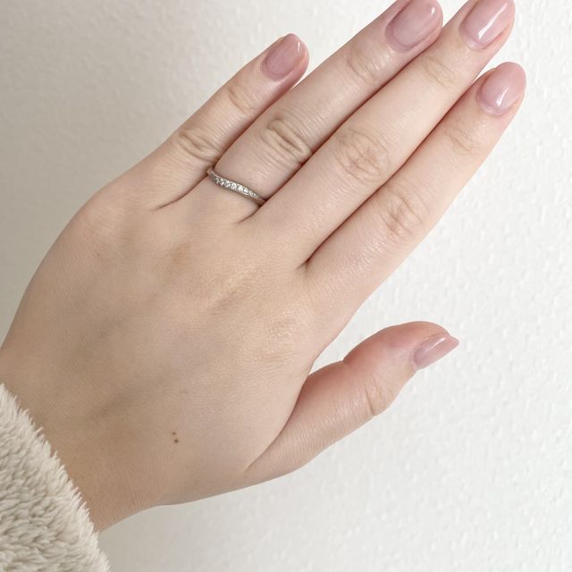 【アイプリモ(I-PRIMO)の口コミ】 ネットを見ていても細めで、ウェーブ系のデザインに惹かれたので、好みに…