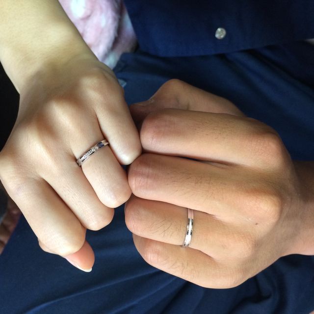 【PILOT BRIDAL(パイロットブライダル)の口コミ】 一生身につけるものなので、シンプルなデザインがいいね〜と彼とお店に見…