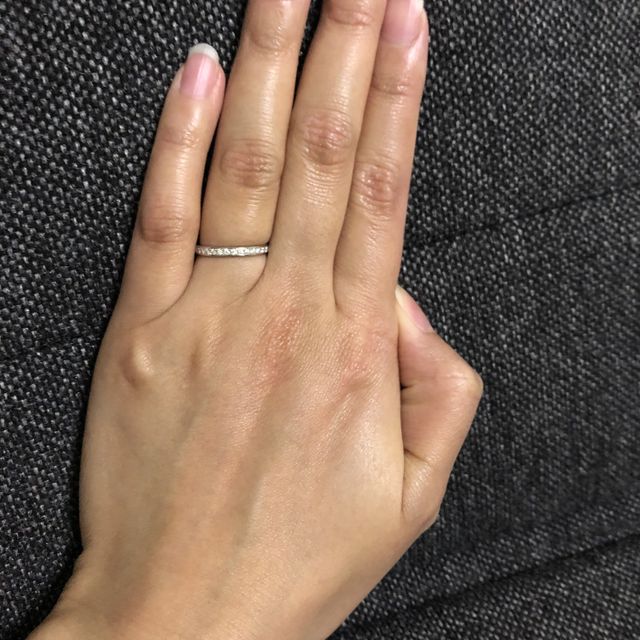 【アイプリモ(I-PRIMO)の口コミ】 ハーフエタニティで探していました。薄さと引っ掛かりのなさが1番の決め手…