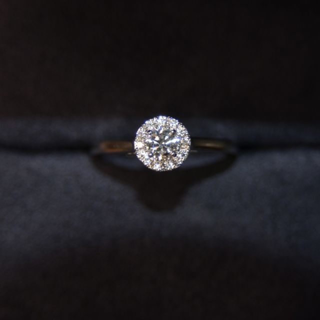 【ラザール ダイヤモンド(LAZARE DIAMOND)の口コミ】 一般的なソリティアタイプではない形がよかったので、セントパトリックを…