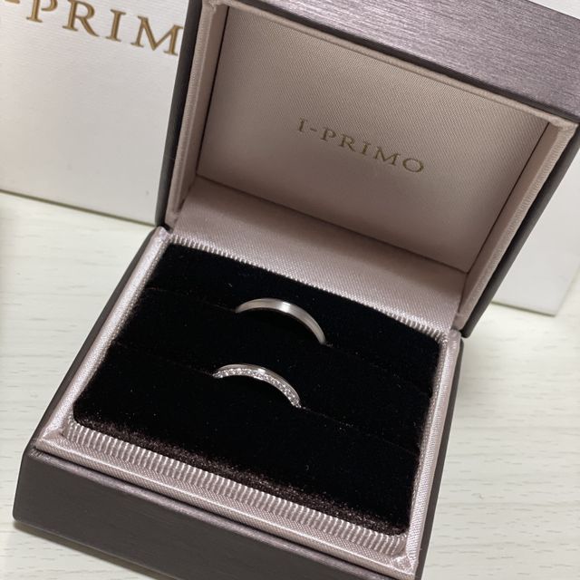 【アイプリモ(I-PRIMO)の口コミ】 ウェーブの物とすごく悩み沢山試着しました。最後に一度真っ直ぐなシンプ…