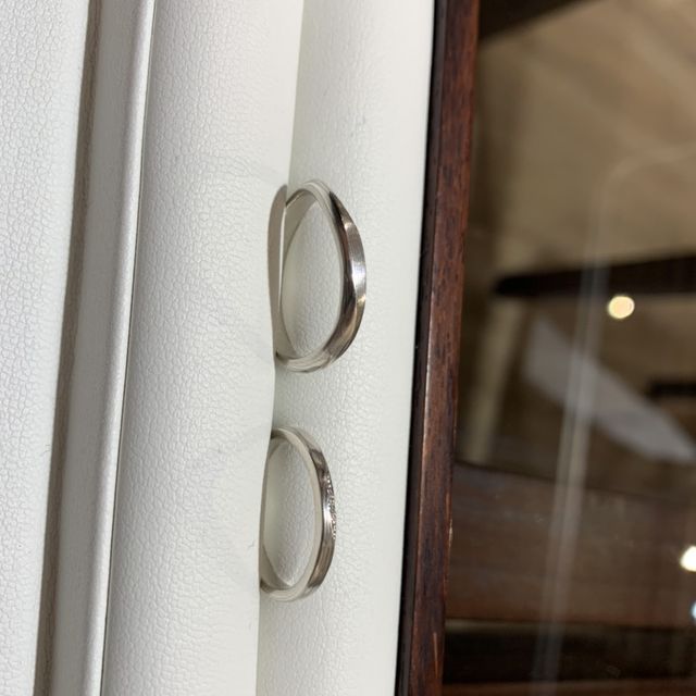 【杢目金屋(もくめがねや)の口コミ】 指輪のデザインが木目調になっており、他のブランドにはないデザインだと…